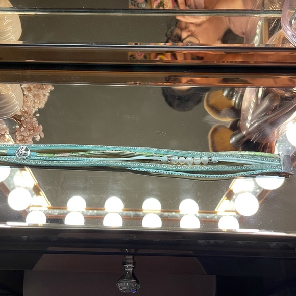 Wraparound Bracelet with Magnet Clasp - Picture 2 of 5